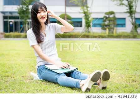 大學生女校園女孩藍色牛仔褲 43941339