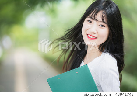 大學生校園年輕女性女人 43941745
