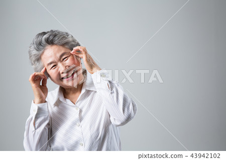 資深婦女，老年人，畫象行動 43942102