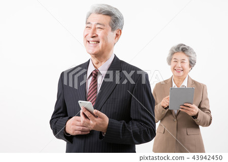 高級男女老年人肖像 高級男女老年人肖像 43942450