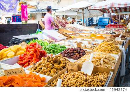 SYRACUSE, ITALY - MAY 04th, 2018 43942574