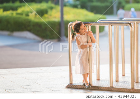 Girl Children's Park Play Outings Outing 43944323