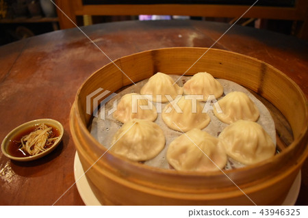 Xiaolongbao 43946325