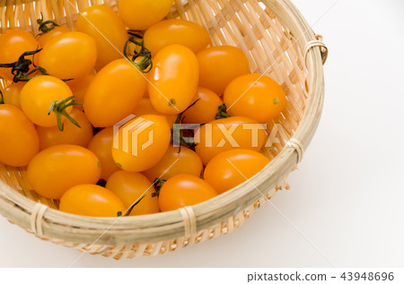 Yellow mini tomato (Aiko) Yellow mini tomato (Aiko) 43948696