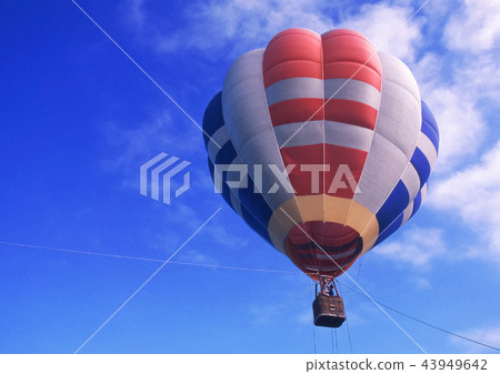 Hot air balloon moored flight 43949642