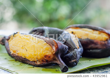 Delicious grill silver bluggoe banana Delicious grill silver bluggoe banana 43952961