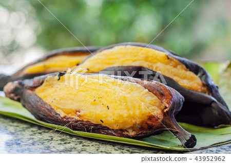 Delicious grill silver bluggoe banana Delicious grill silver bluggoe banana 43952962
