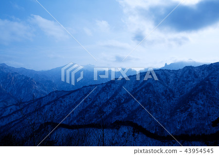冬天的山 冬天的山 43954545