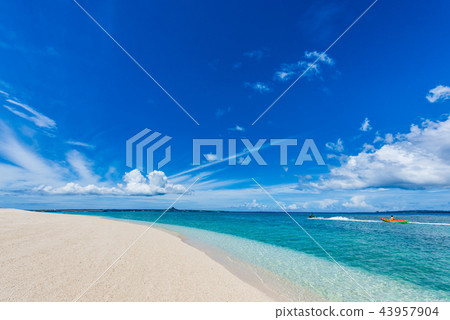 Beach of Okinawa Minnajima 43957904
