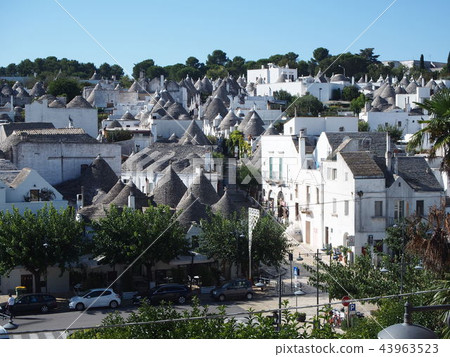 從廣場d'Angland的Alberbello風景 43963523