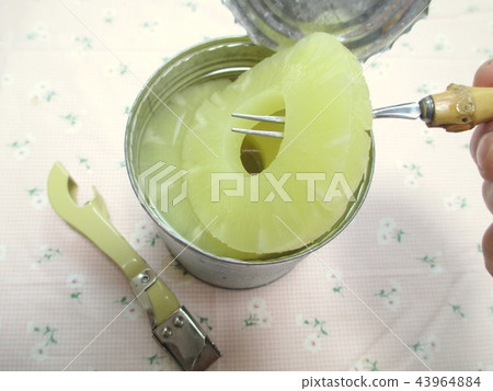 Canned pineapple 43964884
