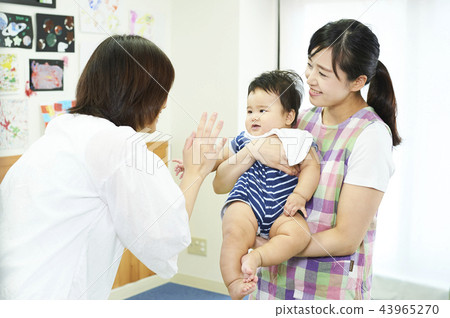 0-year-old child care 0-year-old child care 43965270