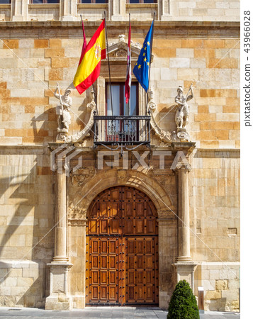 Palace of the Guzmanes - Leon 43966028
