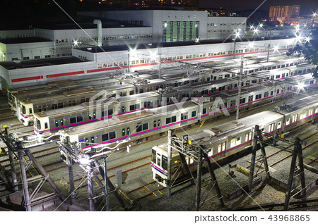 Keio Line in Wakabadai Park 43968865