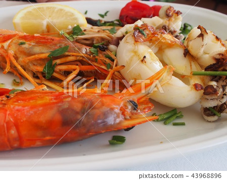Seafood dishes Seafood dishes 43968896