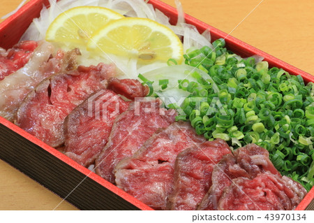 Roast beef weight 43970134