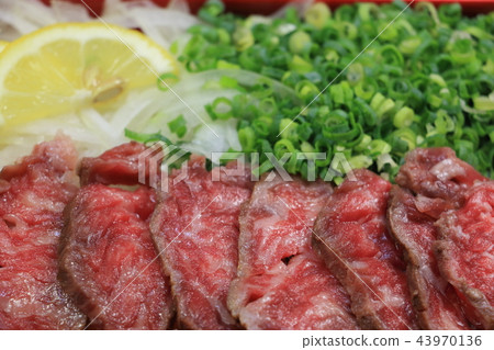 烤牛肉的重量 43970136