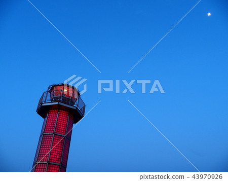 在日落的燈塔Tsuki高松碼頭 在日落的燈塔Tsuki高松碼頭 43970926