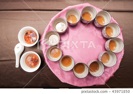 結婚訂婚婚禮喜事素材-奉茶 結婚訂婚婚禮喜事素材-奉茶 43971850