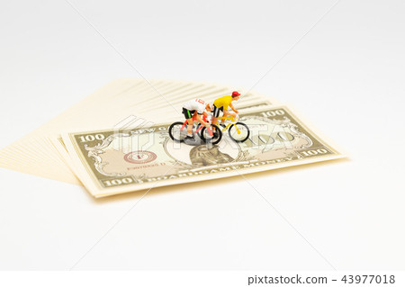 Expenses (current affairs) 43977018