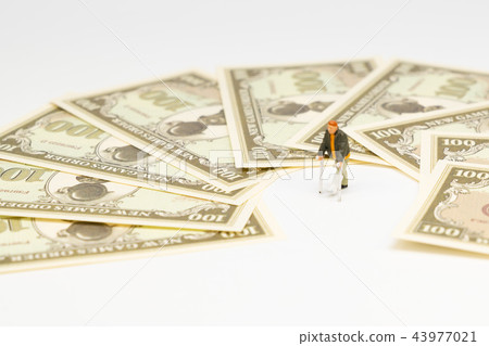 Expenses (current affairs) Expenses (current affairs) 43977021