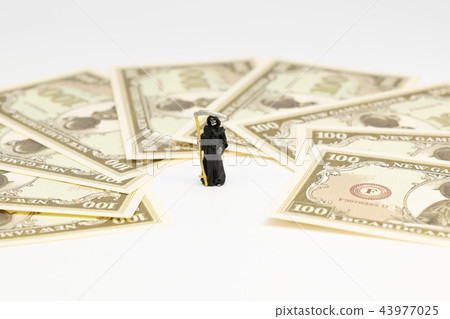 Expenses (current affairs) Expenses (current affairs) 43977025