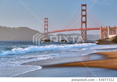 Golden Gate Bridge, San Francisco, California 43977312
