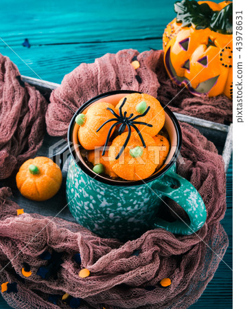 Hot cocoa with pumpkin marshmallows Hot cocoa with pumpkin marshmallows 43978631