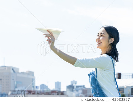 紙飛機 女生 女孩 43983837