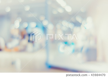 Blurred of people shopping at department store Blurred of people shopping at department store 43984470