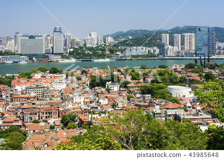 aerial view of Gulangyu island with Xiamen skyline 43985648