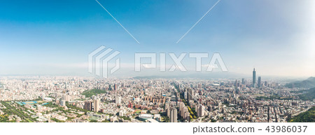 Skyline of taipei city in downtown Taipei, Taiwan. 43986037