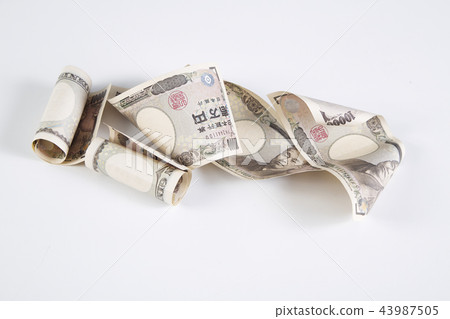 Japanese Yen bills on white 43987505