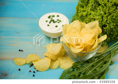 Potato Chips 43989108