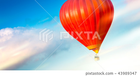 Hot Air Balloon Landing 43989347