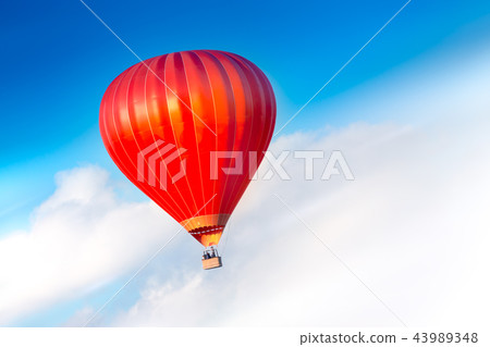 Hot Air Balloon Landing 43989348