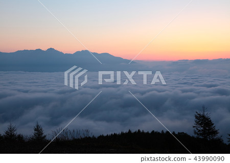 Sunrise from the top of the southern Alps, Irisu 43990090