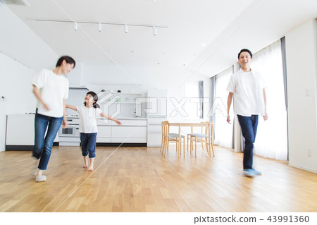 Family parent and child family female children 43991360