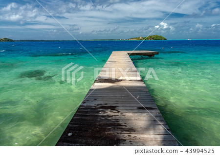 jetty bora bora french polynesia blue lagoon 43994525