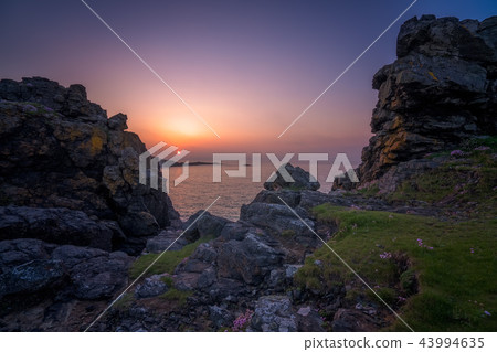 Sunset over the Cornish coast Sunset over the Cornish coast 43994635