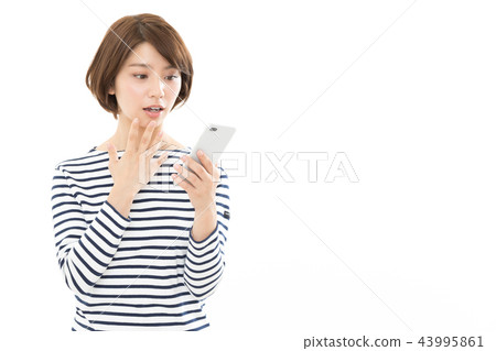 智能手機的年輕女子 43995861