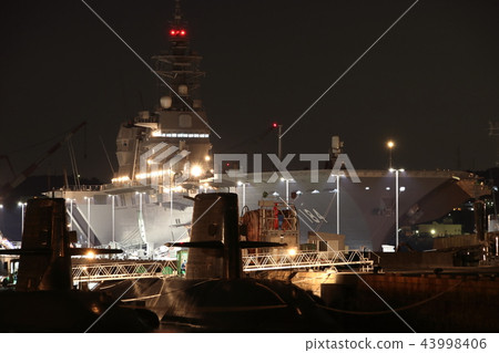 護航船Kagato潛水艇的夜視圖 43998406