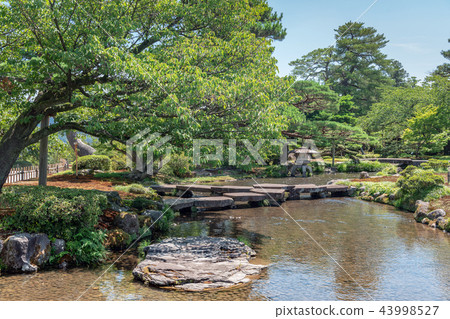 Kenrokuen Summer Landscape Kenrokuen Summer Landscape 43998527