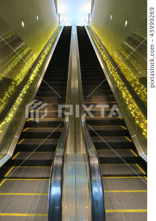 Escalator 43999269