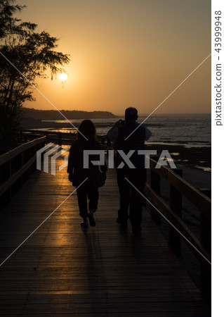 海濱步道 夕陽 43999948