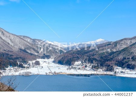 Lake Kozaki in winter 44001237