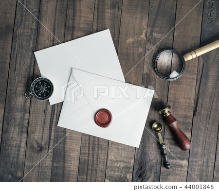 Envelope and stationery 44001848