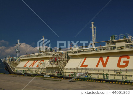 LNG ship 44001863
