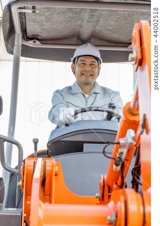 Working people 44002518