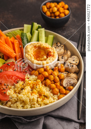 Buddha bowl with vegetables, mushrooms, bulgur Buddha bowl with vegetables, mushrooms, bulgur 44002772